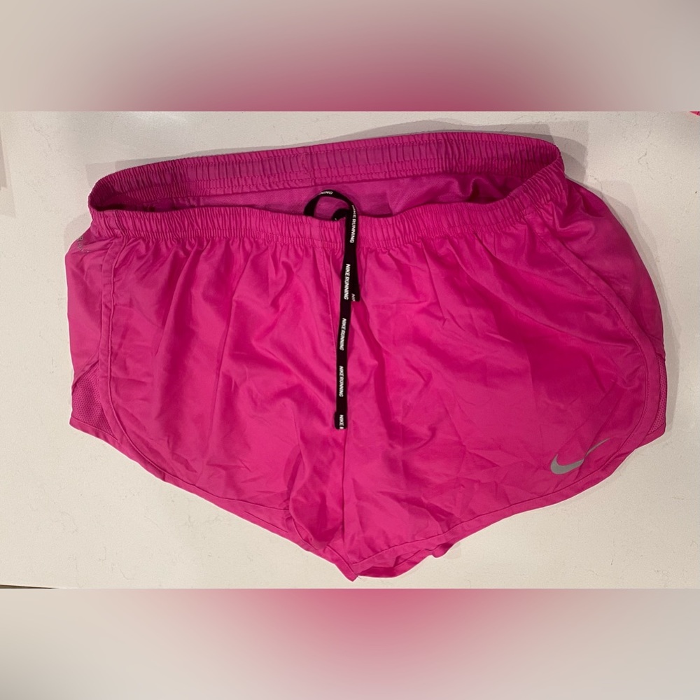 Nike Dri-FIT Tempo Women's Large Fuchsia Running Shorts